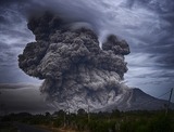 Взрыв в кратере вулкана Килауэа спровоцировал землетрясение на Гавайях