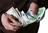 Валютным заемщикам могут конвертировать ипотеку в рубли