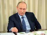 Путин пообещал и дальше увеличивать зарплаты бюджетникам
