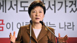 В Сеуле десятки тысяч граждан вышли требовать отставки Пак Кын Хе