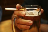 В чешских  барах и ресторанах запретят курить