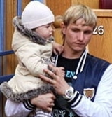 Футболист Роман Павлюченко крестил дочь в церкви в Сокольниках