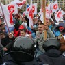 Десятки тысяч протестующих требуют отставки правительства Румынии