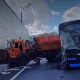В Чехии столкнулись два поезда, а в России - автобус с грузовиком