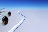 Кто автор странных ледовых архитектонов в Антарктиде?