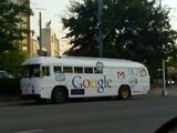 Демонстранты в США заблокировали автобусы Google и Apple