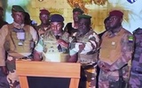 Путем Нигера: военные Габона заявили о захвате власти
