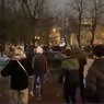 TikTok-блогера задержали по делу о нападении на машину ФСБ на акции в Москве
