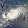 Сотни авиарейсов отменены на юге Японии из-за тайфуна "Вонгфонг"