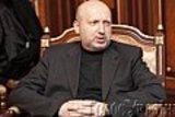 Турчинов не признает избрание премьер-министром Крыма Аксенова