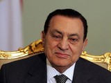 Хосни Мубарака доставили в зал суда на оглашение приговора