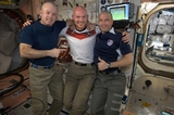 Американцы на МКС побрились налысо из-за проигрыша на ЧМ-2014