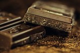 Употребление черного шоколада на завтрак поможет избавиться от сонливости