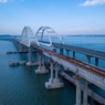 Над Керченским проливом соединили все пролеты железнодорожного моста