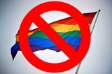 В Нигерии геям запретили жениться и целоваться на публике