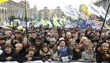 За час до начала акции «Антимайдан» собралось 20 тыс. человек