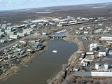 Взлетно-посадочная полоса в Среднеколымске частично затоплена
