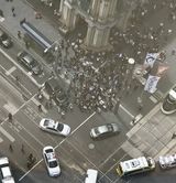 Лихач в Мельбурне протаранил толпу и  сбил насмерть не менее трех человек