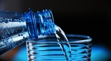 Ученые объяснили, зачем люди покупают воду в бутылках