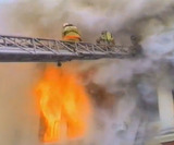 МЧС: При пожаре в омской девятиэтажке пострадали люди