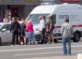 В Москве видео, как девушку запихивают в машину, объяснили отправкой в клинику на лечение от зависимости