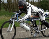 Француз разогнал реактивный велосипед до 333 км/час