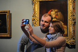 Русский музей и Петергоф разрешили посетителям делать бесплатные селфи