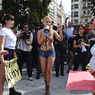 Активистки FEMEN атакуют не только мужчин