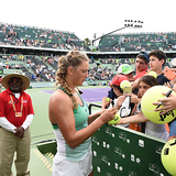 Теннис: Азаренко победила Кузнецову в финале турнира в Майами