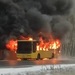 Гасить полыхающий автобус в центре Ярославля помогали даже проезжающие мимо водители