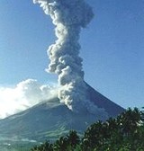 Активность вулкана обратила в бегство тысячи филиппинцев