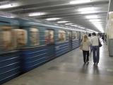 Второй за день инцидент с падением человека на рельсы метро в Москве