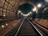 В московском метро экспресс сбил гулявшего по туннелю мужчину