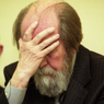 Власти столицы обратились в прокуратуру из-за повешенного чучела Солженицына