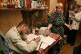 Более 157 тысяч москвичей из-за долгов не смогли выехать за границу на отдых