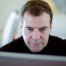 Медведев представил "умеренно оптимистический" сценарий