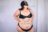 Толстушки разделись до белья, протестуя против слова “жирная” (ФОТО)