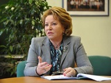Матвиенко назвала "нелогичной" идею о миротворцах на границе России и Украины