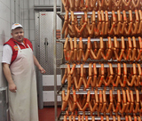 Директора мясокомбината подставили из-за бесплатной колбасы