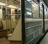 "Стоячие" вагоны появятся в московской подземке в 2017 году