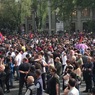 В Ереване протестующие начали перекрывать улицы