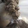 Не менее 14 человек пропали при извержении вулкана в Индонезии