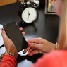 Психологи считают, что женщины более зависимы от смартфонов
