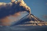 Вулкан Шивелуч пыхнул пеплом на высоту шесть километров