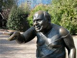 Украденный памятник Евгению Леонову нашли в пункте приема цветных металлов