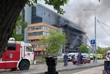 Два сотрудника МЧС госпитализированы после пожара в бизнес-центре в Москве