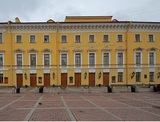 Силовики проводят оперативные мероприятия в Михайловском театре