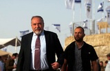 Министр обороны Израиля «прочитал в газетах» об атаке израильских ВВС в Сирии