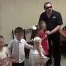 Солист группы "Бутырка" сорвал апплодисменты на детском утреннике (видео)