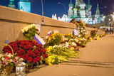 Сотрудники "Гормоста" снова прибрались в Немцовском мемориале